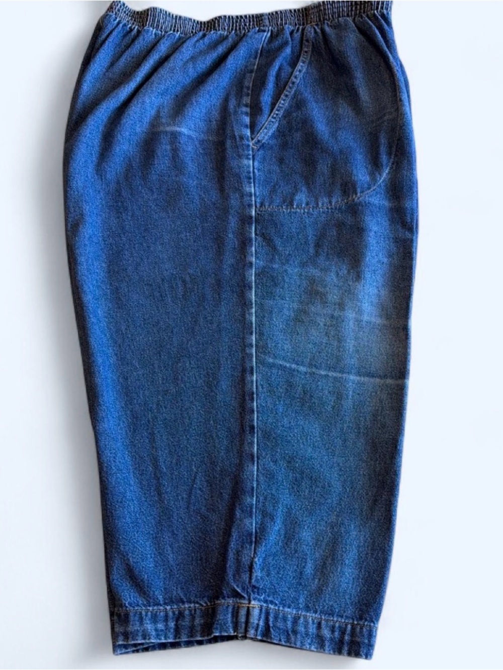 Women’s plus size 16P faded denim pull-on Capri shorts by Classic Elements.